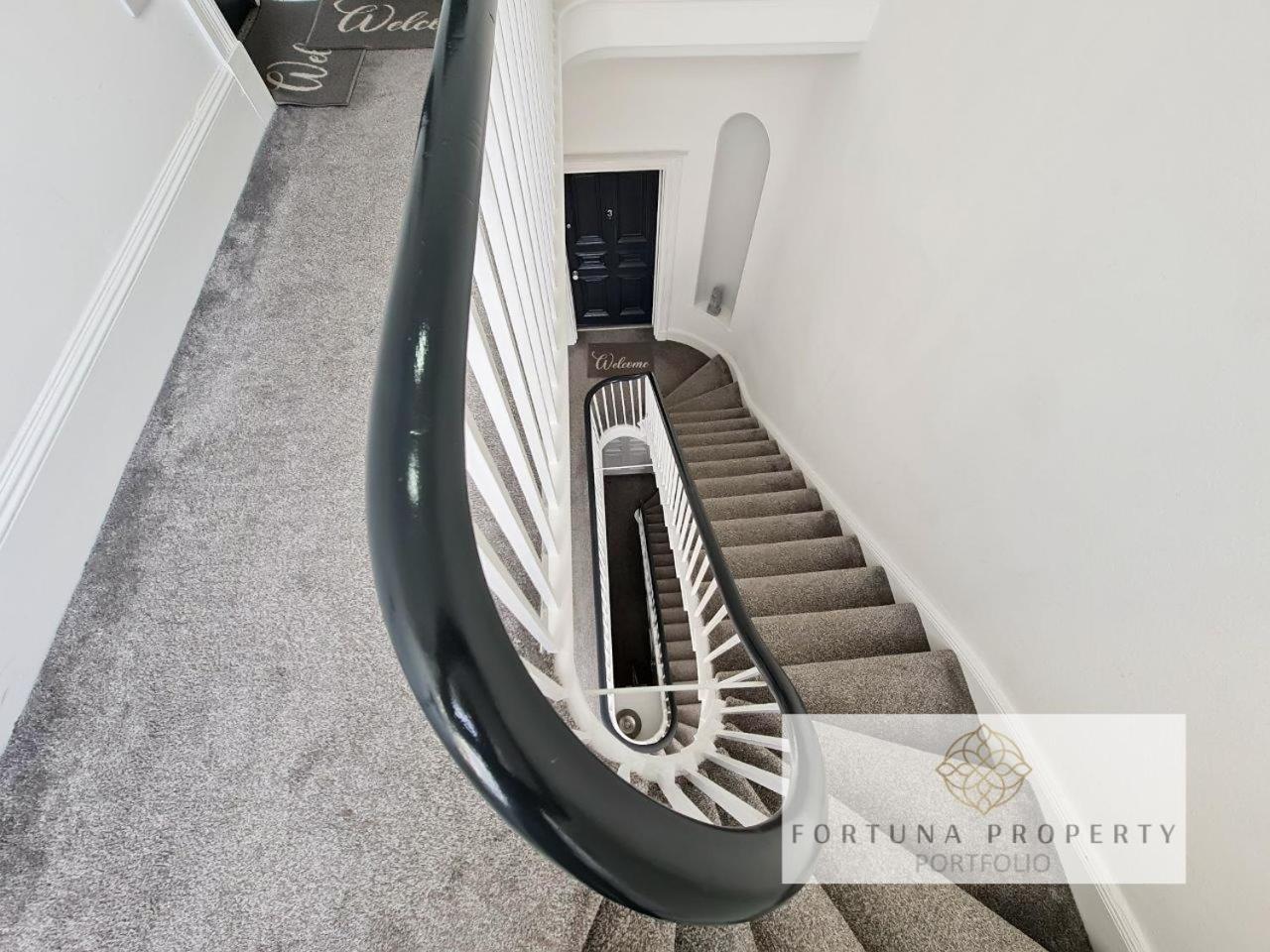 Margaret'S Loft By Fortuna Property Cheltenham Eksteriør bilde
