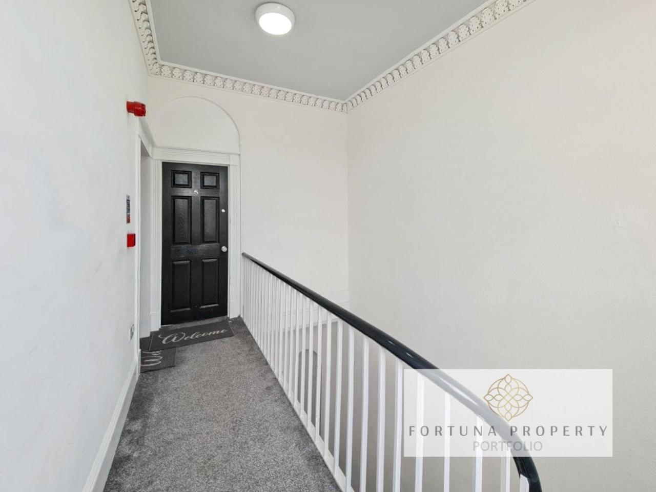 Margaret'S Loft By Fortuna Property Cheltenham Eksteriør bilde